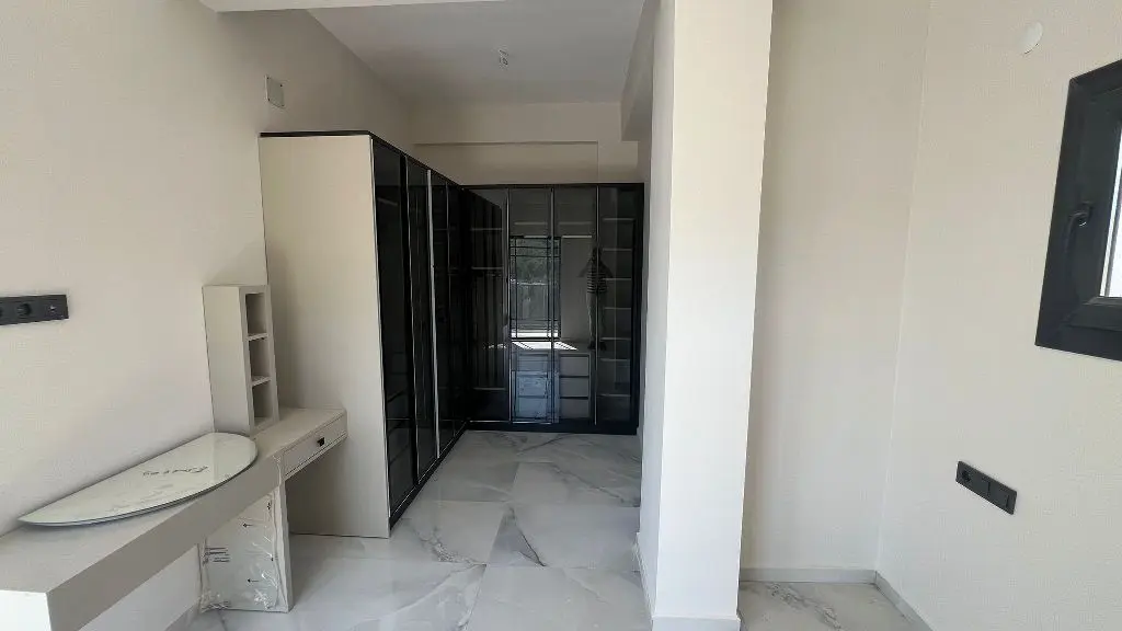 Walk-in closet